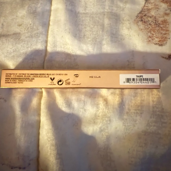 Anastasia Beverly Hills Brow Defier in “Taupe” - Picture 5 of 5